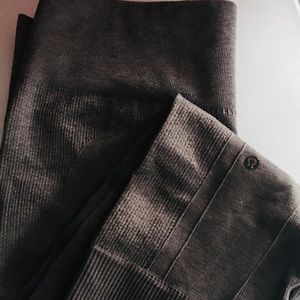 Lululemon cropped yoga pants (ribbed) very thick!